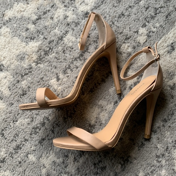 Nude Express Heels - Picture 2 of 8